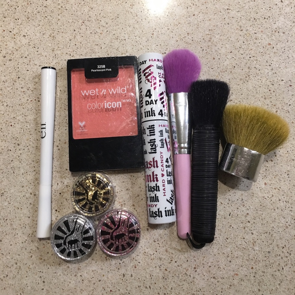 Makeup & brush bundle